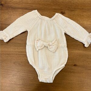 Grayson Collective Baby Girl Cream Gauze Bow Bubble Romper - 12 months